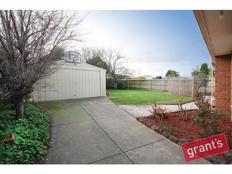 33 Warana Drive, Hampton Park VIC 3976