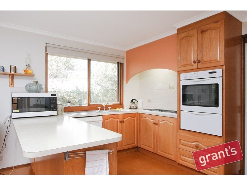 33 Warana Drive, Hampton Park VIC 3976