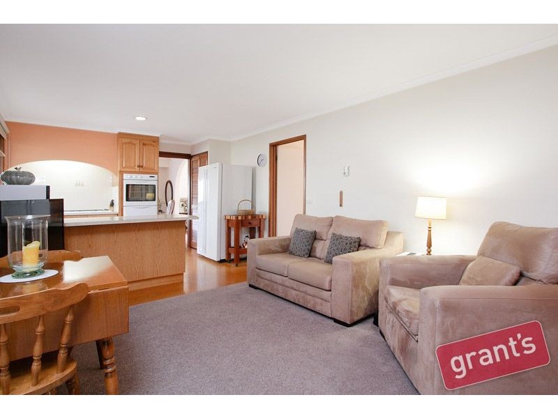 33 Warana Drive, Hampton Park VIC 3976