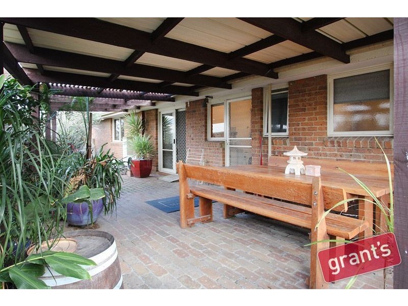 33 Warana Drive, Hampton Park VIC 3976