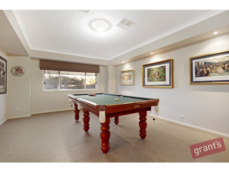 34 Cambridge Drive, Berwick VIC 3806