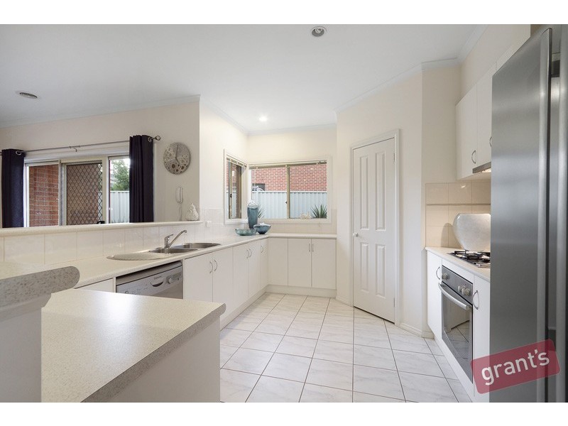 9 Charlotte Pass, Pakenham VIC 3810