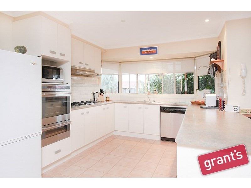 3 Pioneers Crescent, Pakenham VIC 3810