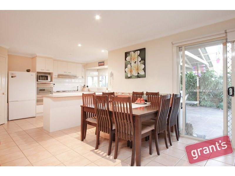 3 Pioneers Crescent, Pakenham VIC 3810