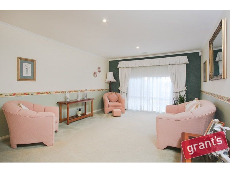3 Pioneers Crescent, Pakenham VIC 3810