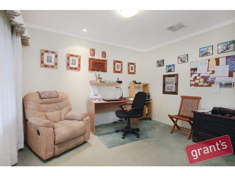 3 Pioneers Crescent, Pakenham VIC 3810