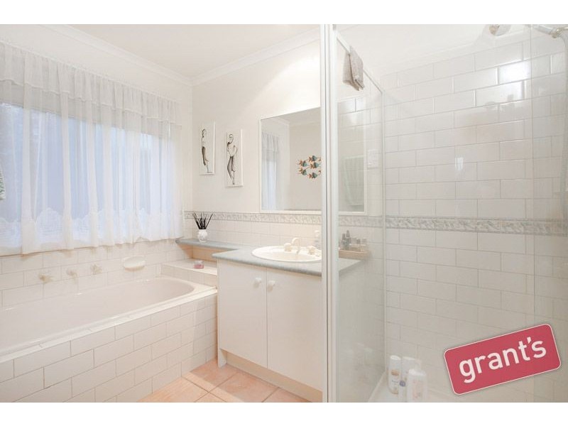 3 Pioneers Crescent, Pakenham VIC 3810