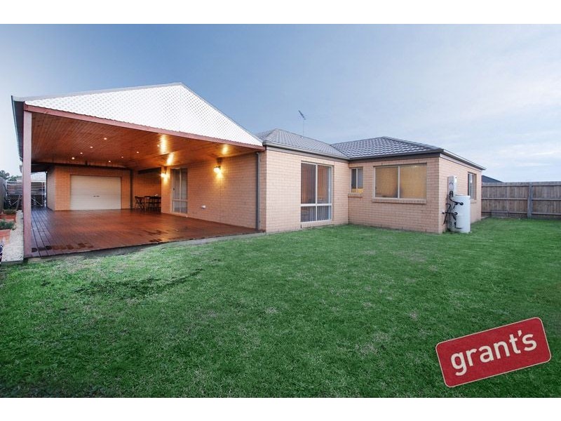 7 Scordia Place, Pakenham VIC 3810