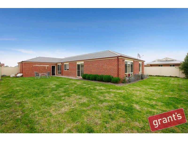 6 Cobalt Court, Pakenham VIC 3810