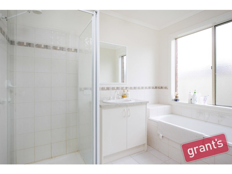 6 Cobalt Court, Pakenham VIC 3810