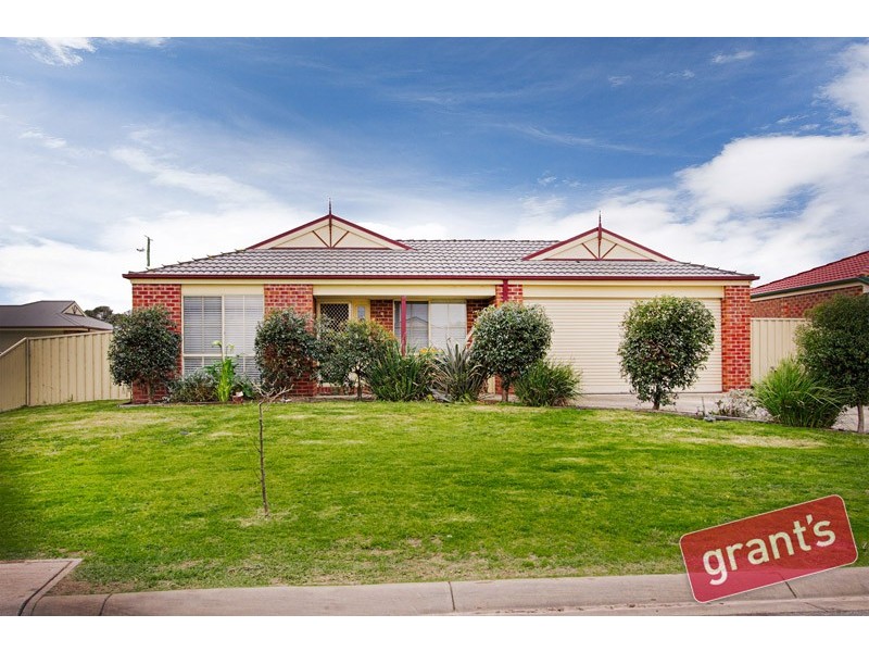 6 Cobalt Court, Pakenham VIC 3810