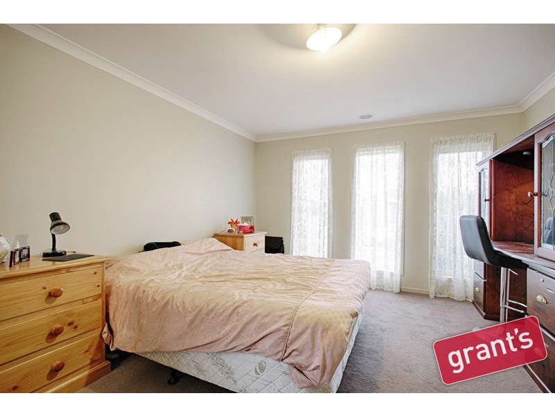 87 Sandalwood Drive, Pakenham VIC 3810