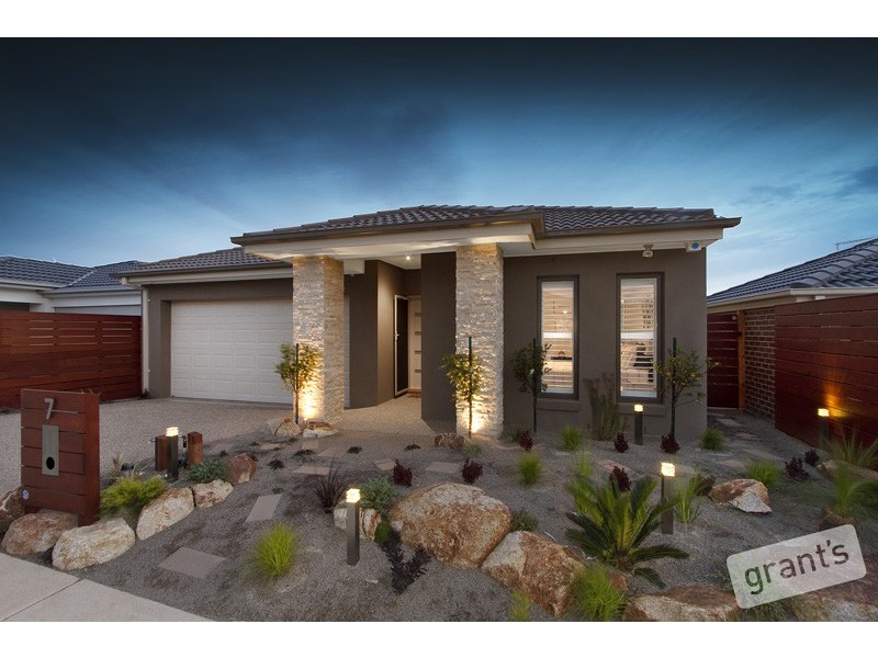 7 Hamish Avenue, Pakenham VIC 3810