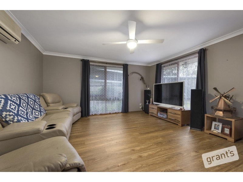 24 Lorraine Court, Pakenham VIC 3810