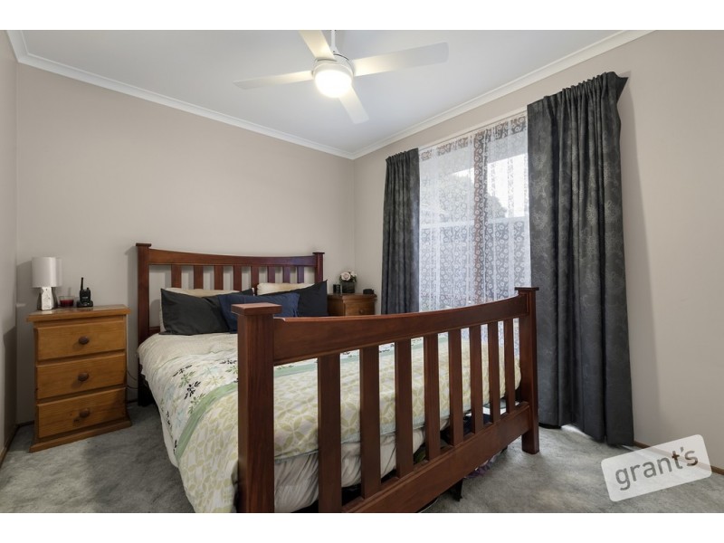 24 Lorraine Court, Pakenham VIC 3810