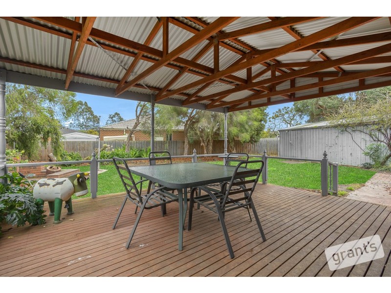 24 Lorraine Court, Pakenham VIC 3810