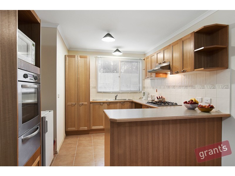 55 Wakenshaw Cr, Pakenham VIC 3810