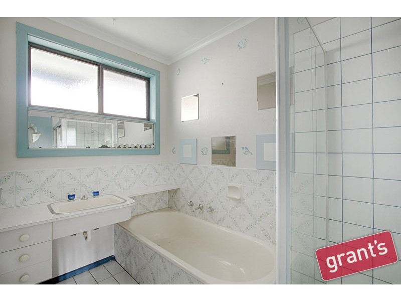 Unit 4/ 27-29 Princes Hwy, Pakenham VIC 3810