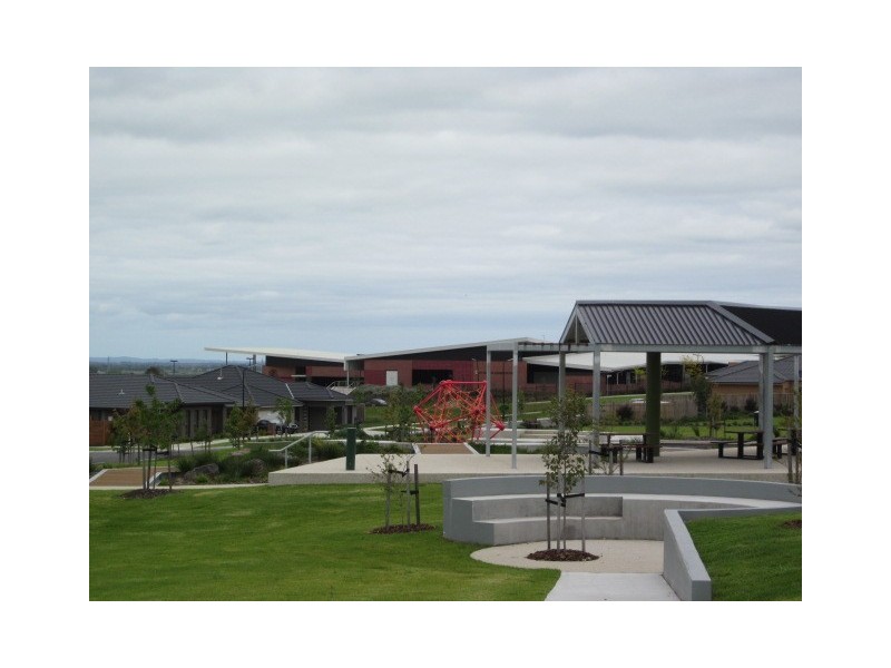 14 Clendon Drive, Officer VIC 3809