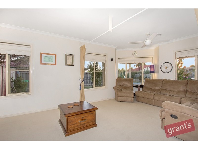 9 Oxley Drive, Pakenham VIC 3810