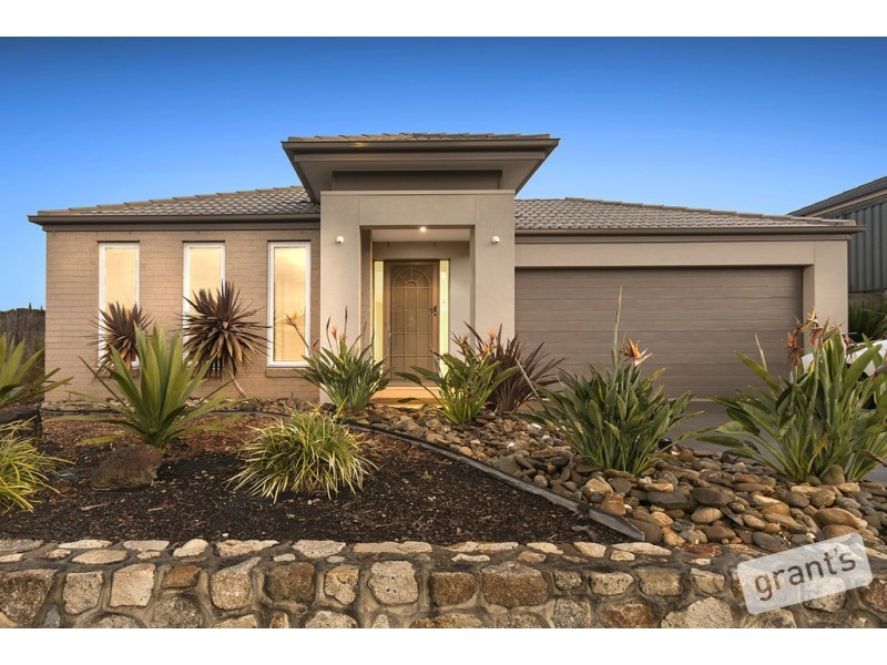 10 Windermere Boulevard, Pakenham VIC 3810