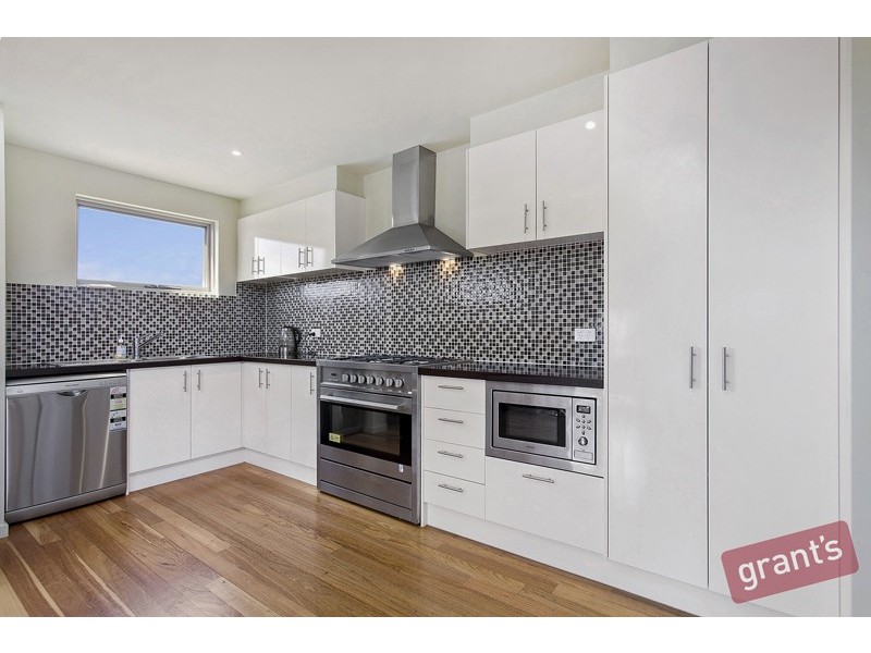 5 Oaks Lane, Pakenham VIC 3810