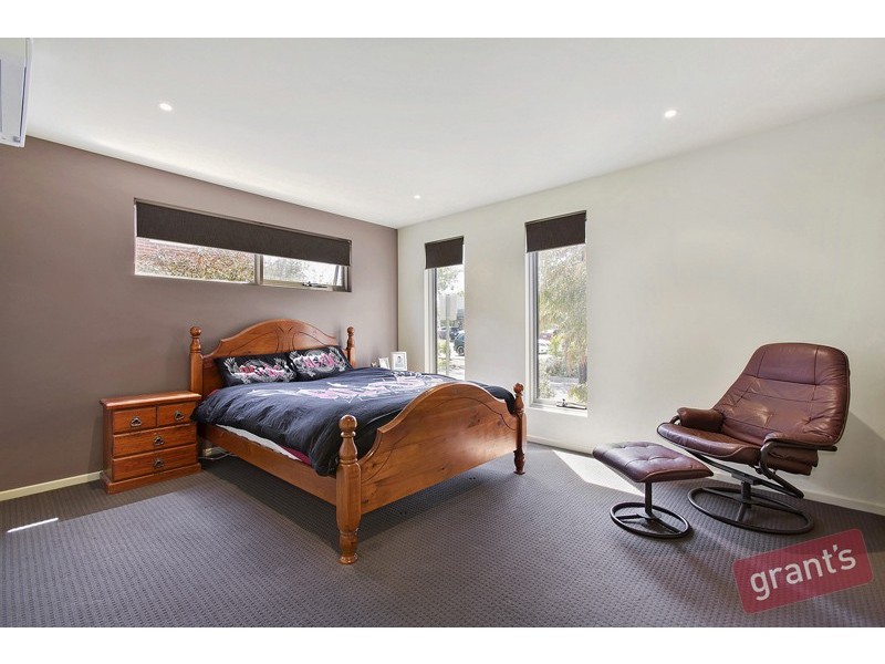 5 Oaks Lane, Pakenham VIC 3810