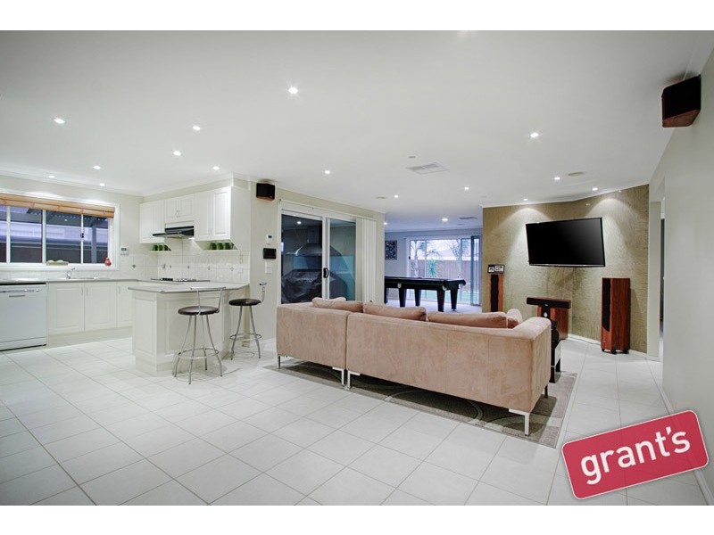 5 Sheoak Court, Pakenham VIC 3810