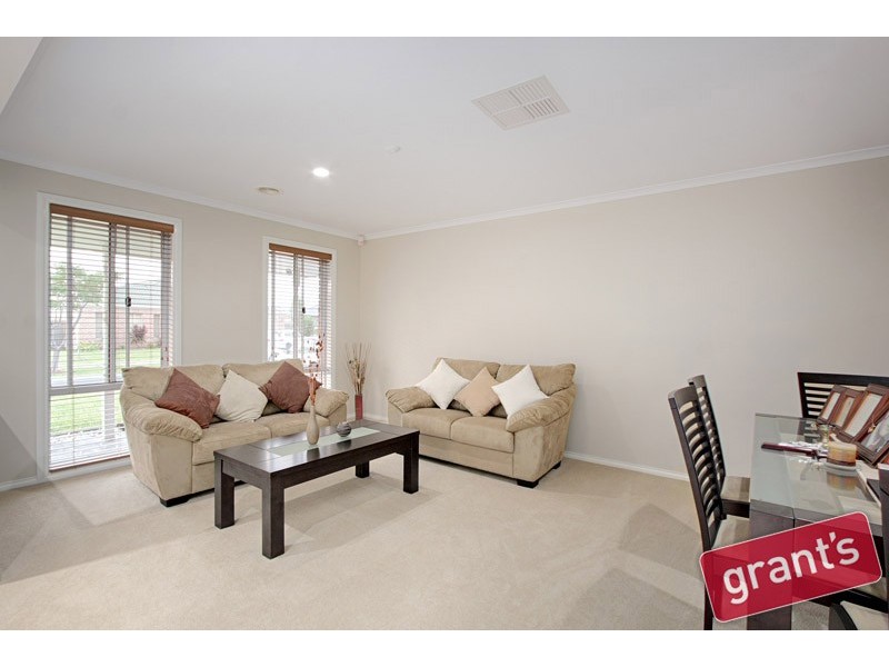 5 Sheoak Court, Pakenham VIC 3810