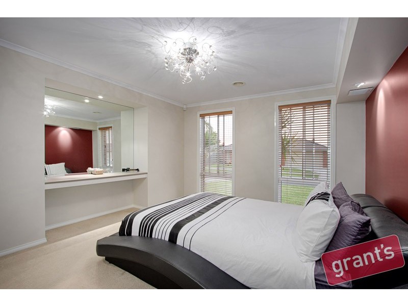 5 Sheoak Court, Pakenham VIC 3810