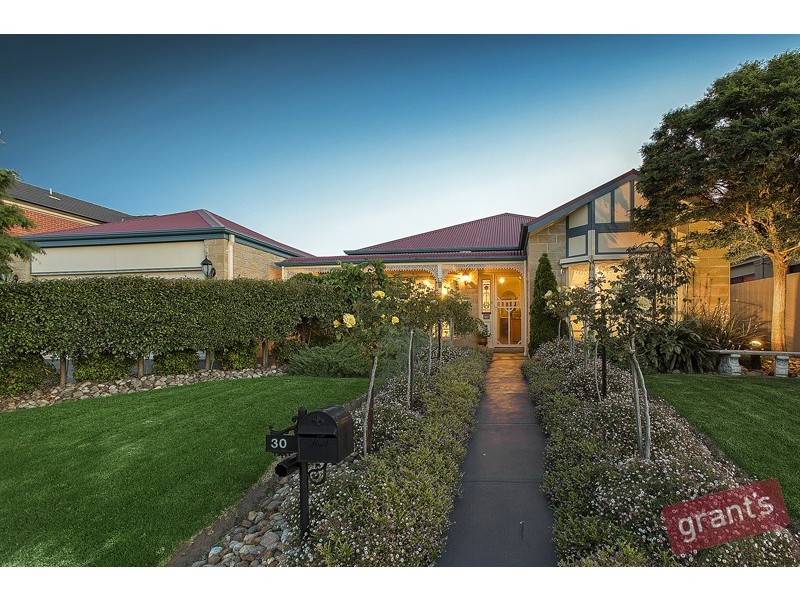 30 Loxley Boulevard, Narre Warren South VIC 3805