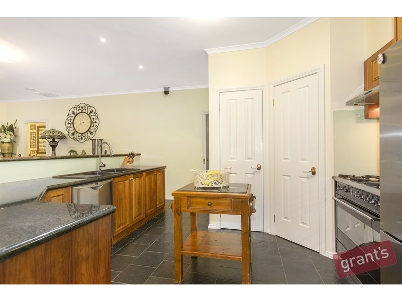 30 Loxley Boulevard, Narre Warren South VIC 3805