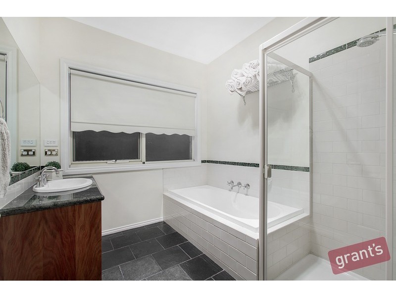 30 Loxley Boulevard, Narre Warren South VIC 3805