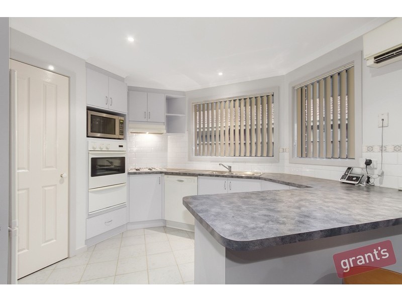 10 Murdoch Avenue, Narre Warren VIC 3805