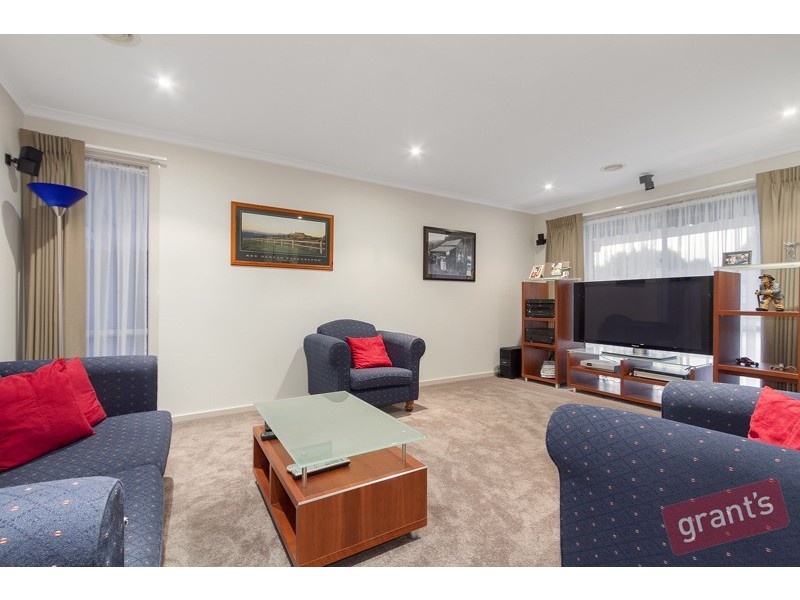 10 Murdoch Avenue, Narre Warren VIC 3805