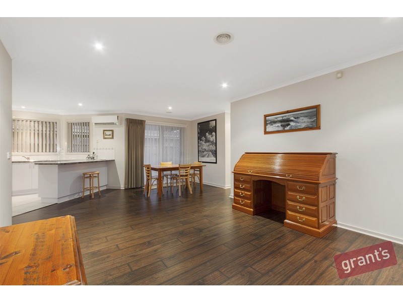 10 Murdoch Avenue, Narre Warren VIC 3805