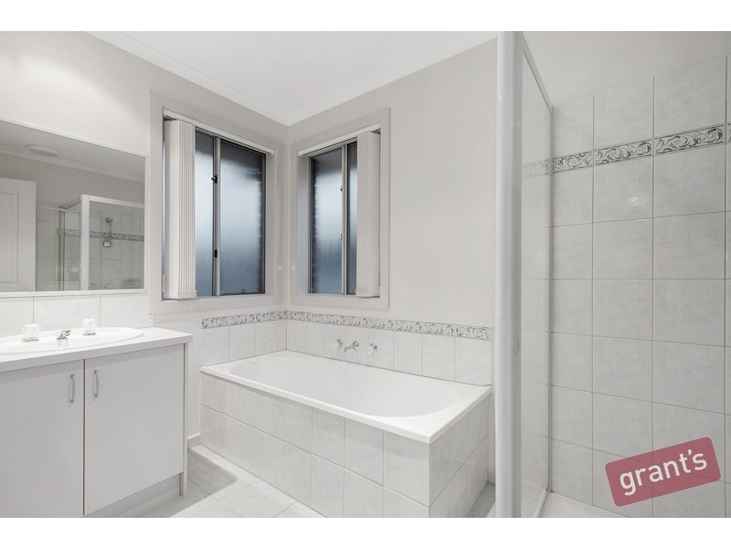 10 Murdoch Avenue, Narre Warren VIC 3805