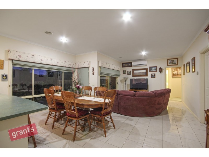 95 Eagle Drive, Pakenham VIC 3810