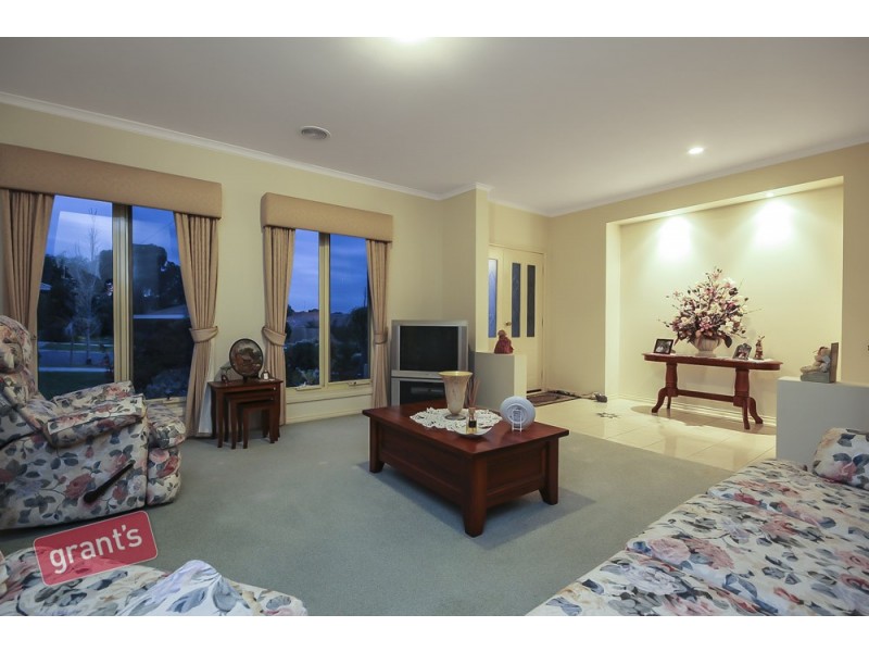 95 Eagle Drive, Pakenham VIC 3810