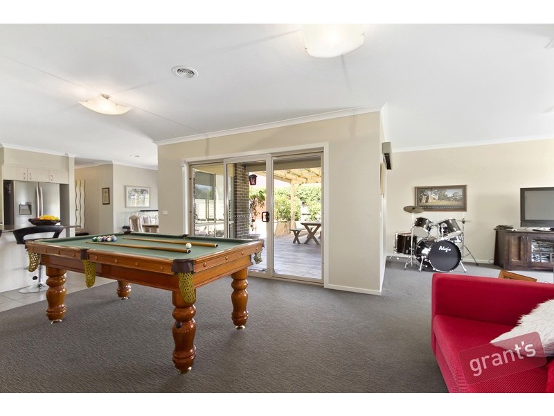 6 Lairds Rise, Garfield VIC 3814