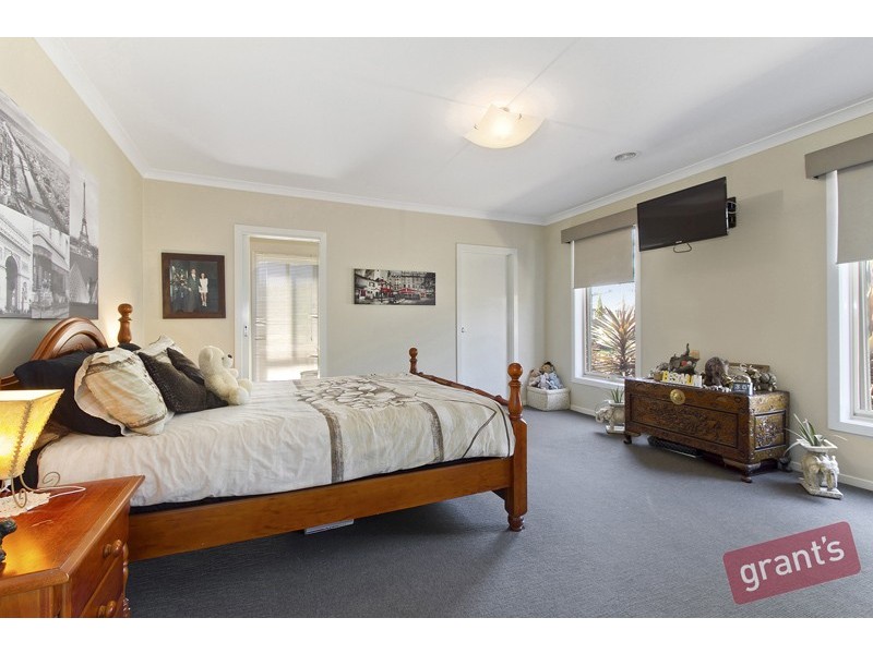 6 Lairds Rise, Garfield VIC 3814