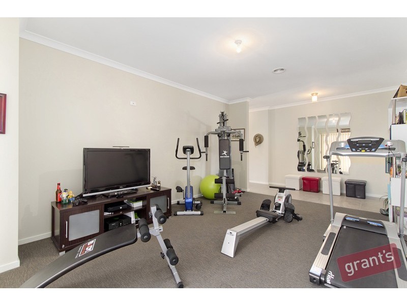 6 Lairds Rise, Garfield VIC 3814