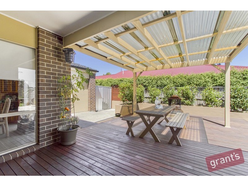 6 Lairds Rise, Garfield VIC 3814