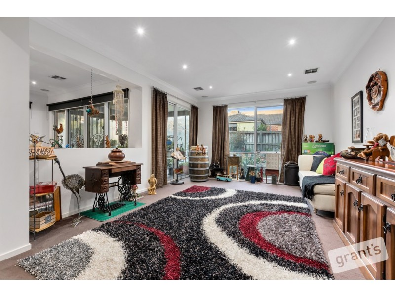 14 Fallingwater Drive, Pakenham VIC 3810