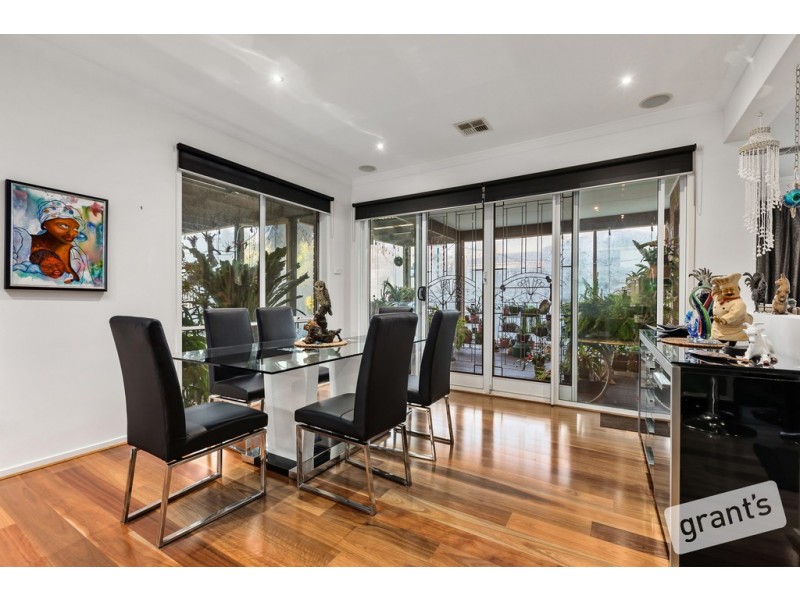 14 Fallingwater Drive, Pakenham VIC 3810