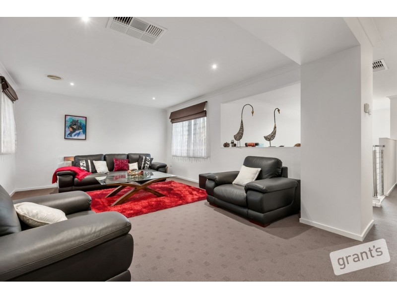 14 Fallingwater Drive, Pakenham VIC 3810