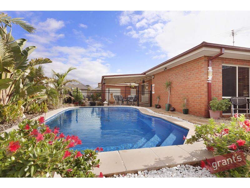 10 Benambra Close, Pakenham VIC 3810