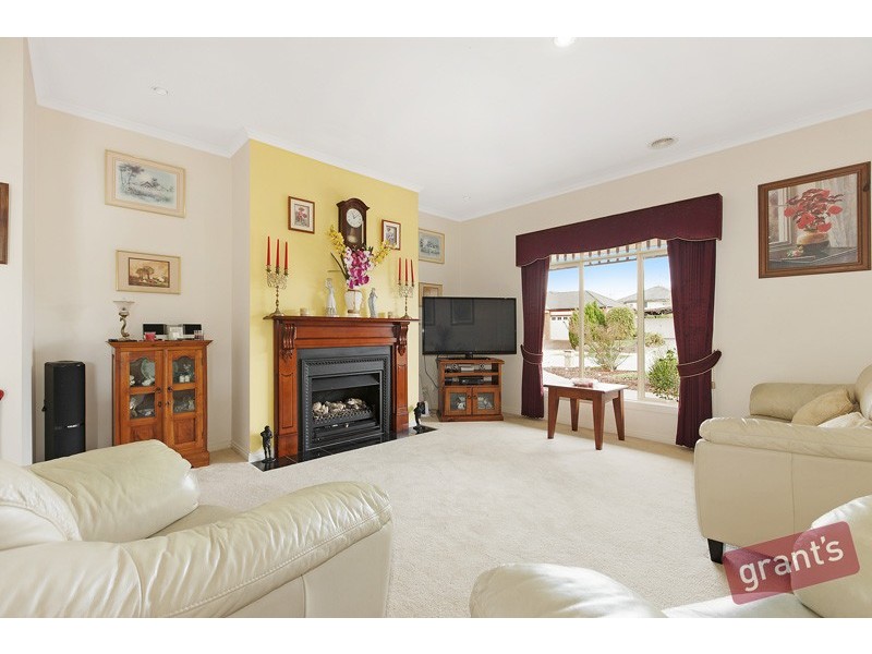 10 Benambra Close, Pakenham VIC 3810