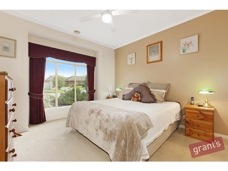 10 Benambra Close, Pakenham VIC 3810