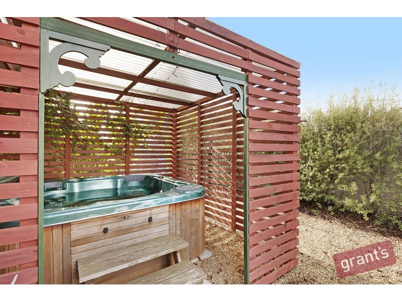 10 Benambra Close, Pakenham VIC 3810